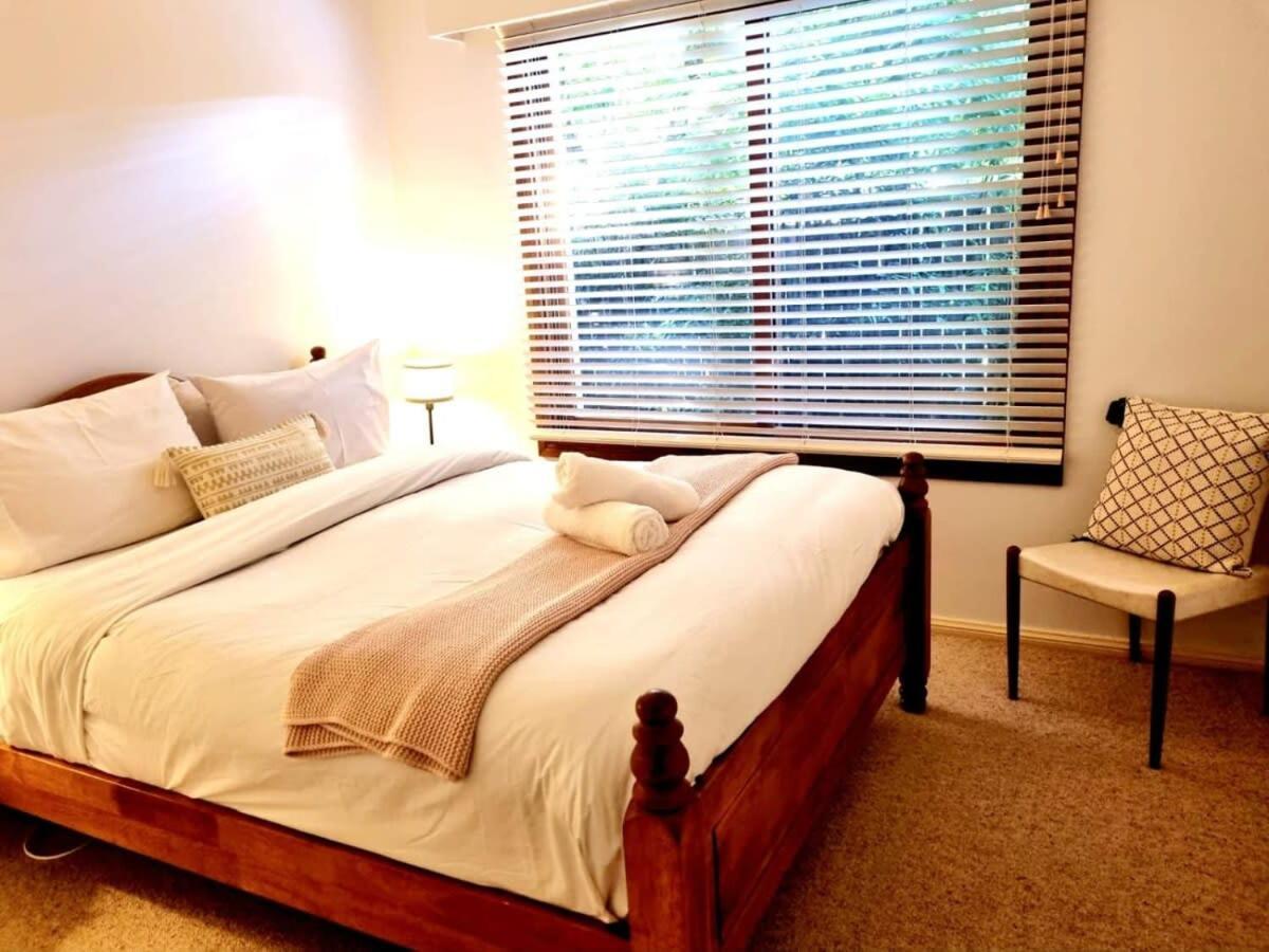 3 Bdrm 2 Bthrm House Close To Canberra Cbd & Anu Екстериор снимка