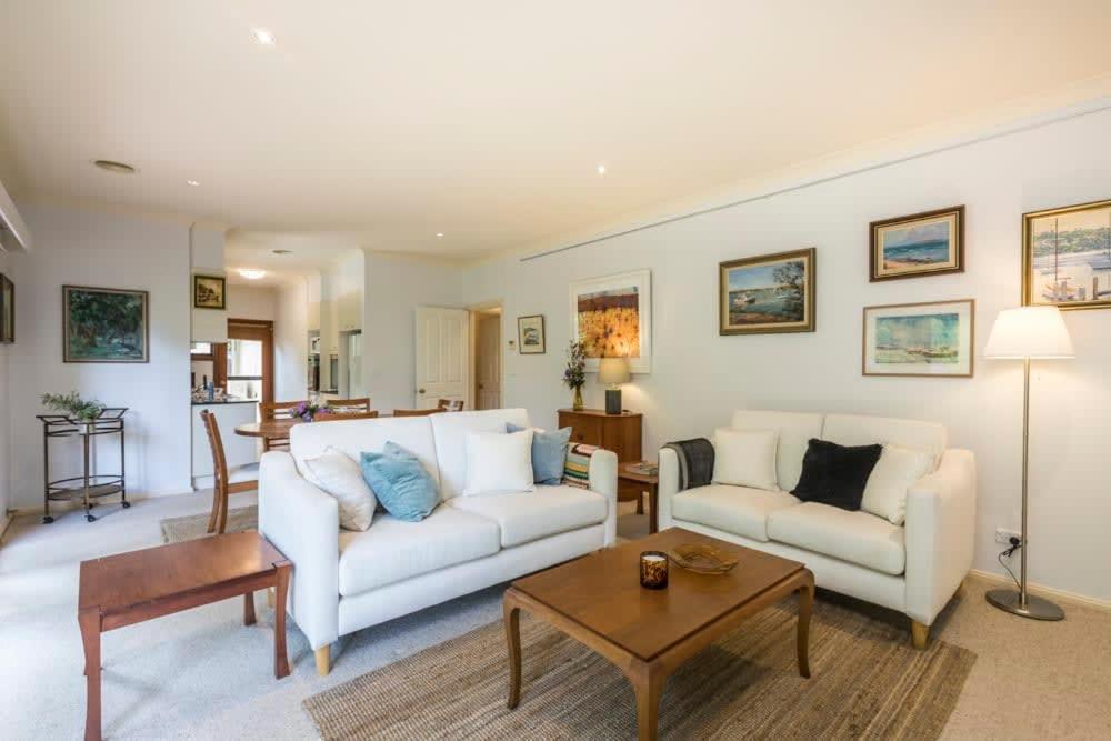 3 Bdrm 2 Bthrm House Close To Canberra Cbd & Anu Екстериор снимка
