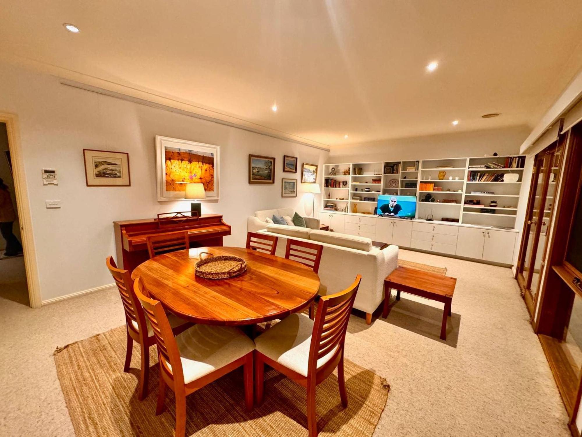 3 Bdrm 2 Bthrm House Close To Canberra Cbd & Anu Екстериор снимка